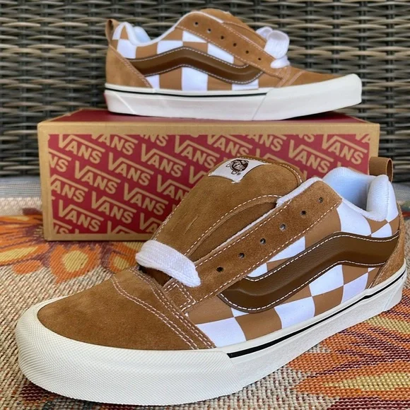 Vans Men’s Knu Skool Mega Check Brown
VN000CRPBRO
Sneakers - Picture 15 of 16